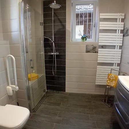 Meuble Confort A La Campagne 아파트 *